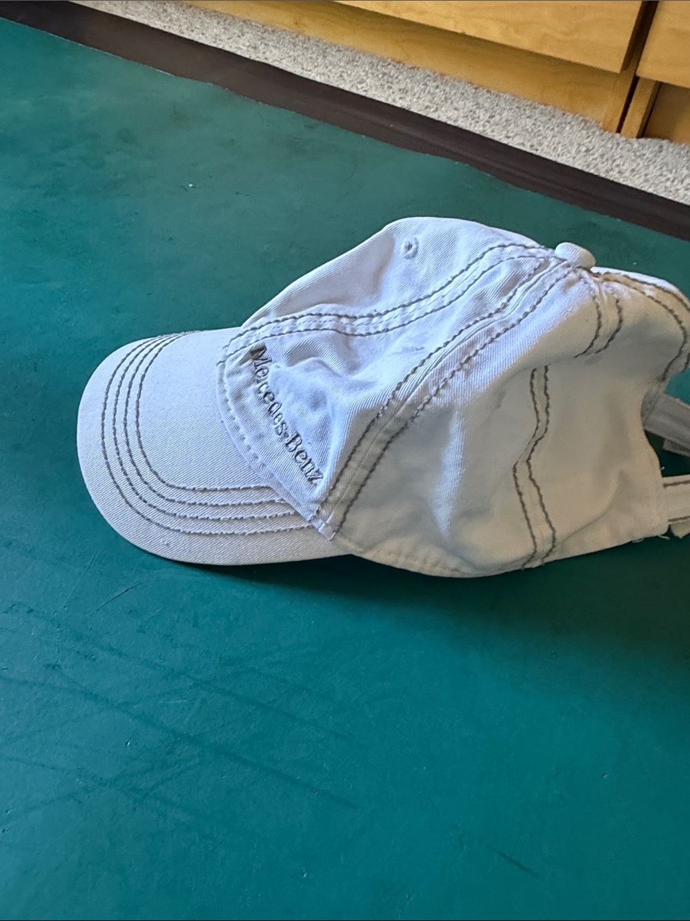 Mercedes-Benz Women's white Baseball Cap
